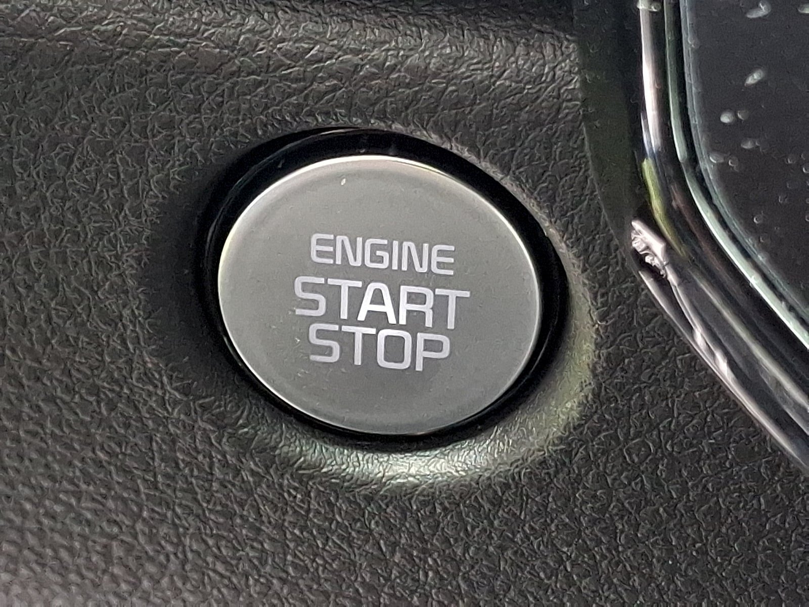 Used 2026 Kia Carnival SX w/ SX Dark Edition Package FWD image 25