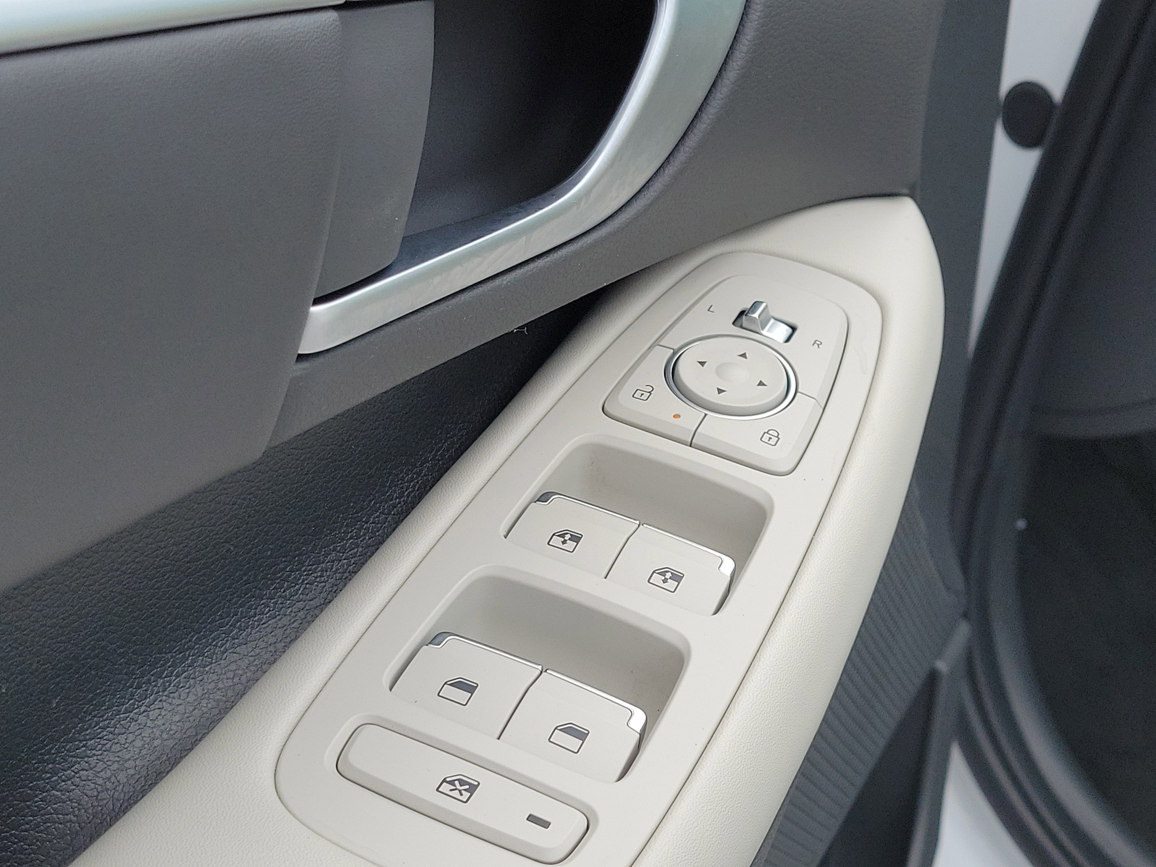 Used 2025 Hyundai Sonata SEL image 22