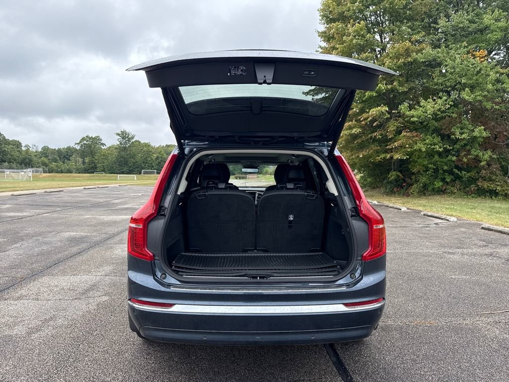 Used 2025 Volvo XC90 B6 Plus w/ Protection Package image 9
