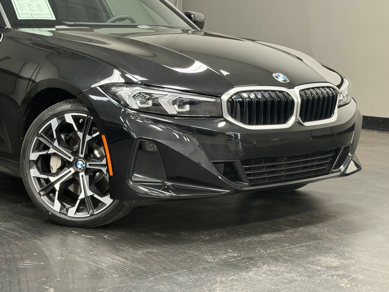 Used 2025 BMW 330i Sedan w/ Convenience Package RWD image 3