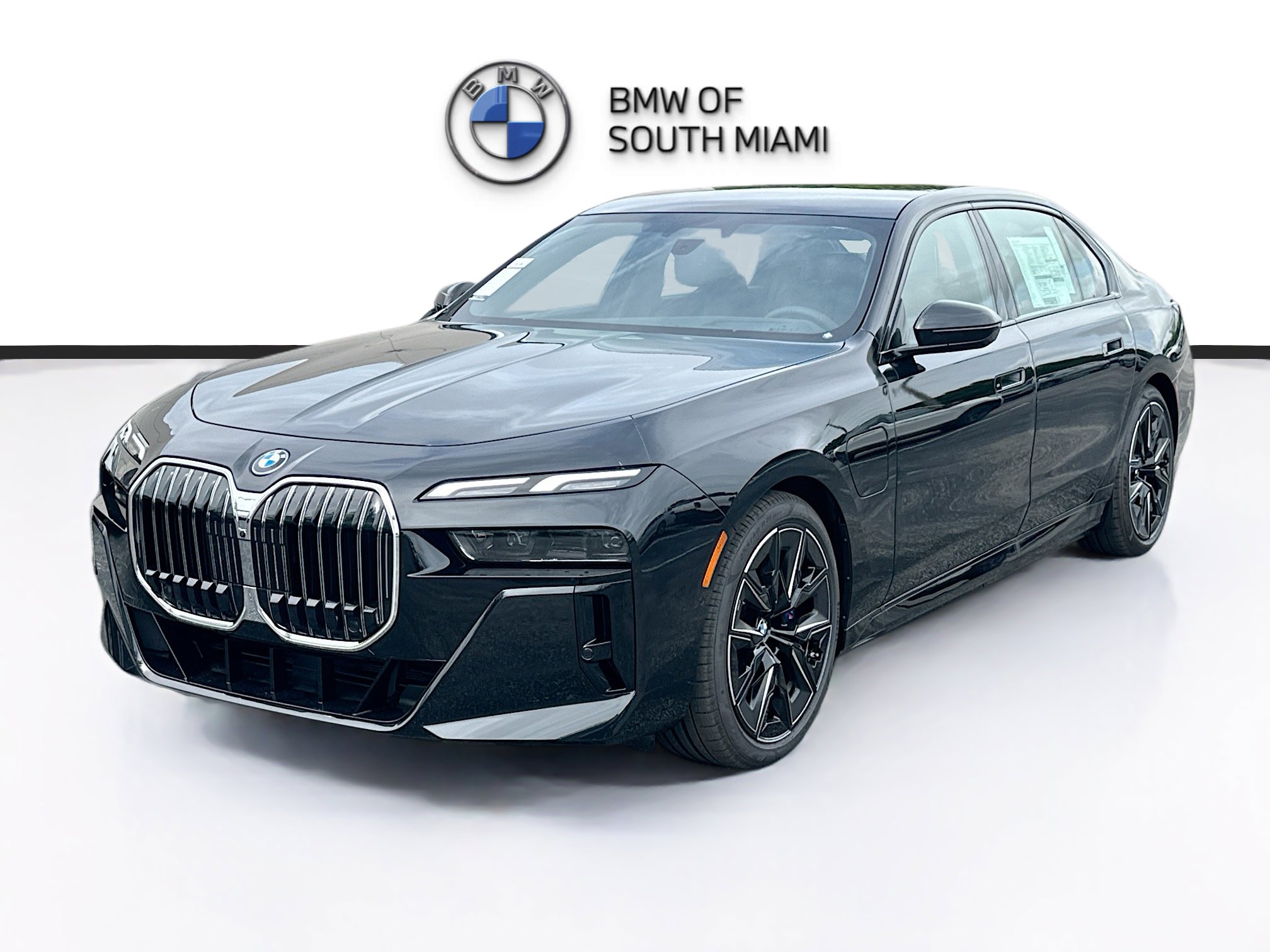 New 2026 BMW 750e xDrive image 3