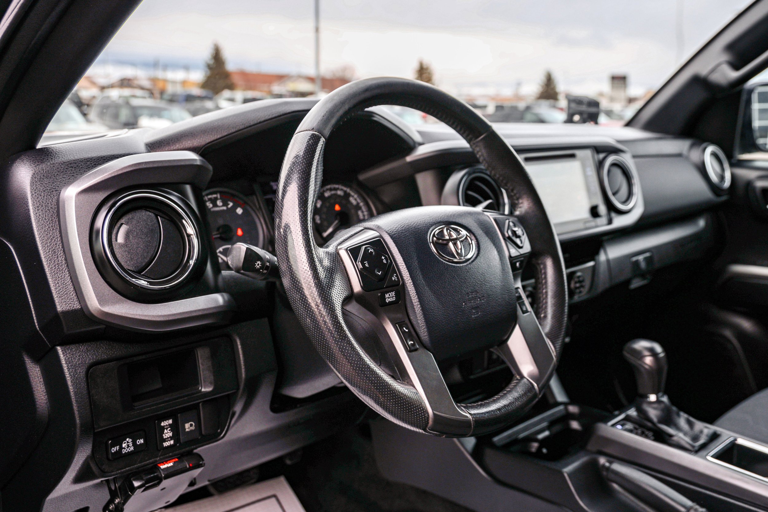 Used 2019 Toyota Tacoma TRD Off-Road image 9