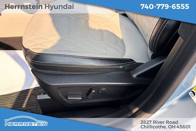 Used 2023 Ford Escape Platinum w/ Premium Technology Package AWD/4WD image 18