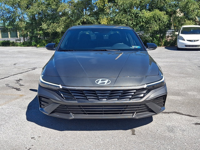 New 2026 Hyundai Elantra SEL Sport FWD image 2