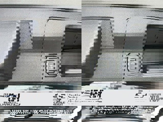 Used 2023 GMC Acadia SLE w/ Driver Convenience Package image 9