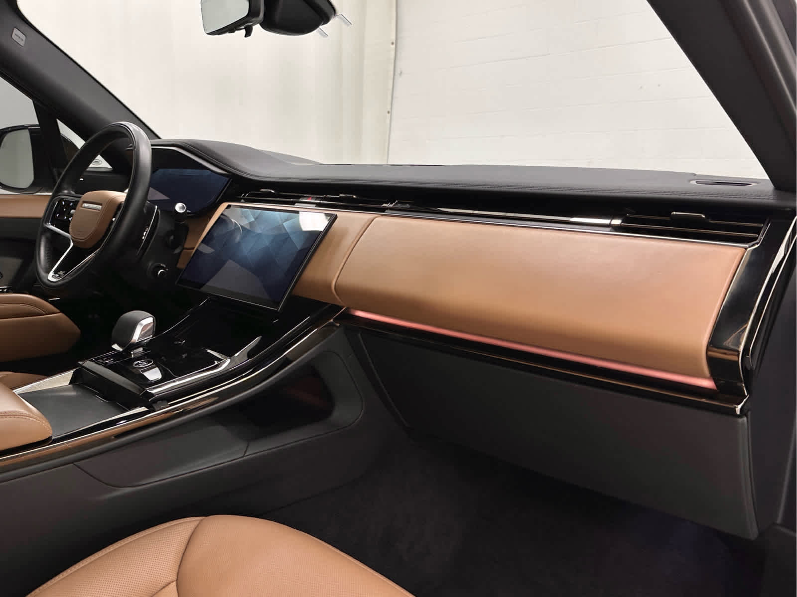 Used 2024 Land Rover Range Rover Sport SE image 16