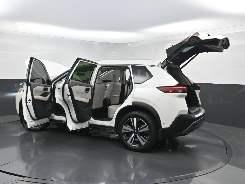 Used 2023 Nissan Rogue SL w/ SL Premium Package FWD image 39