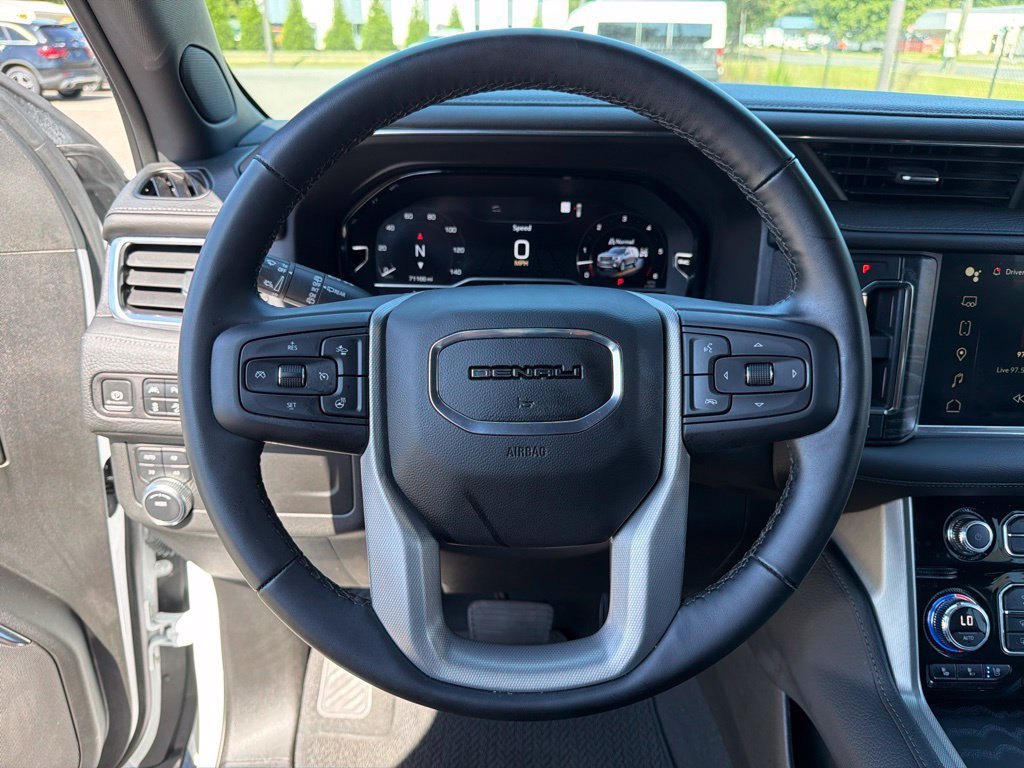 Used 2023 GMC Yukon Denali AWD/4WD image 15