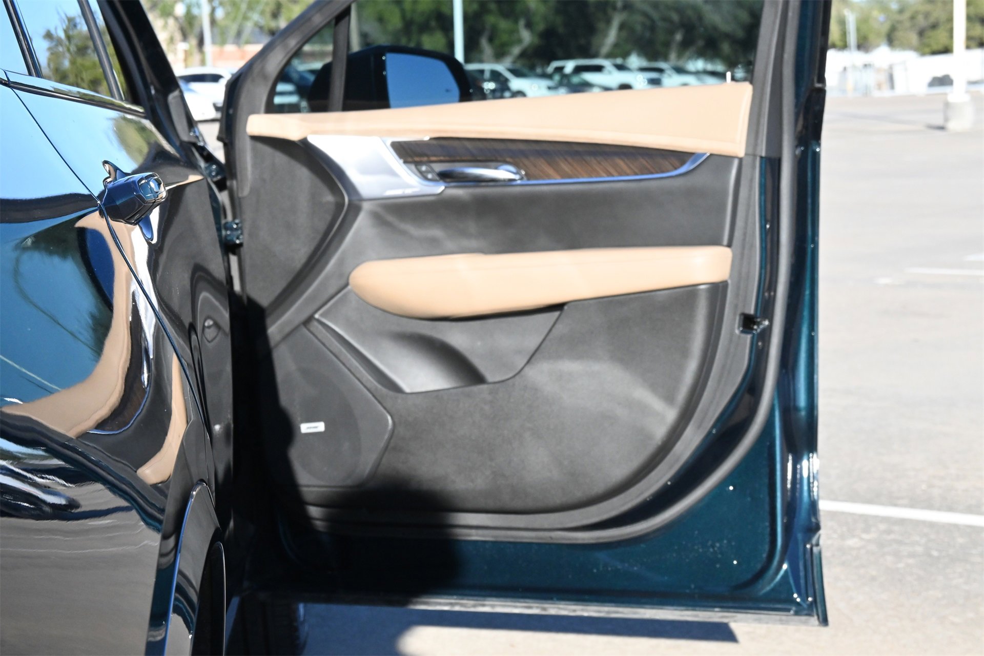 Certified 2024 Cadillac XT6 Sport w/ Platinum Package image 28