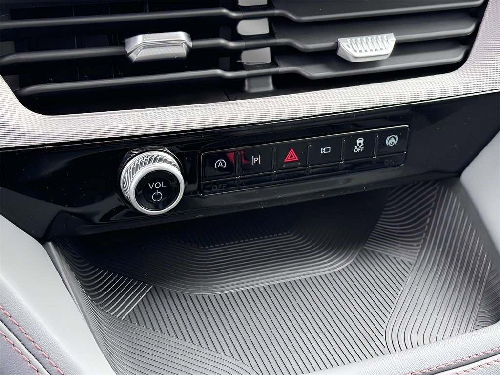 New 2026 Ford Explorer Active w/ Active Comfort Package image 31