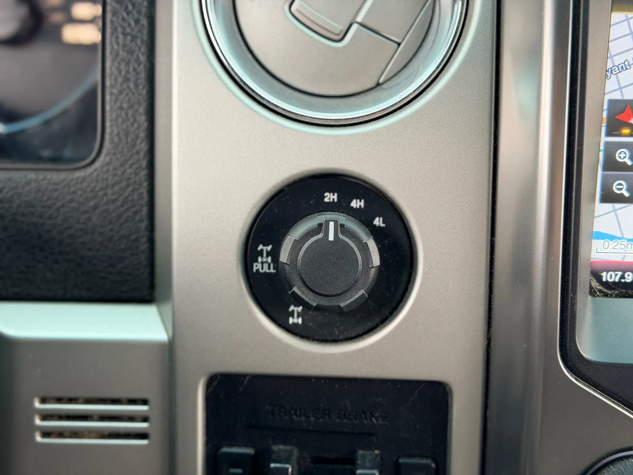 Used 2014 Ford F150 FX4 w/ Equipment Group 402A Luxury image 23