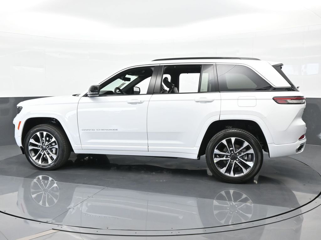 Used 2024 Jeep Grand Cherokee Overland w/ Luxury Tech Group IV image 3