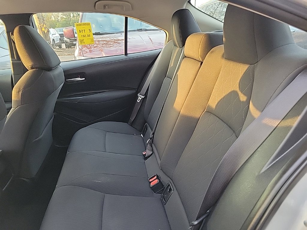 Used 2020 Toyota Corolla LE FWD image 12