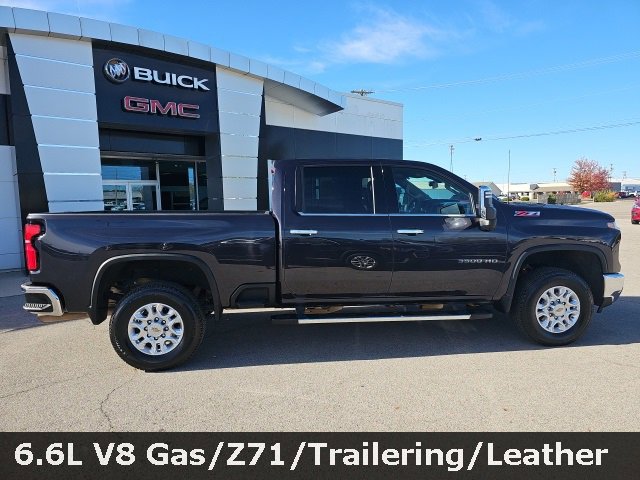 Used 2024 Chevrolet Silverado 3500 LTZ w/ LTZ Convenience Package image 8