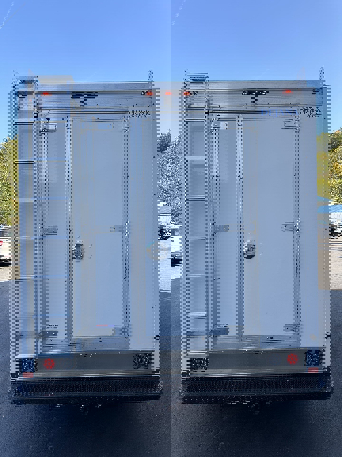 Used 2026 Ford E-450 and Econoline 450 Super Duty w/ Power Equipment Group image 7