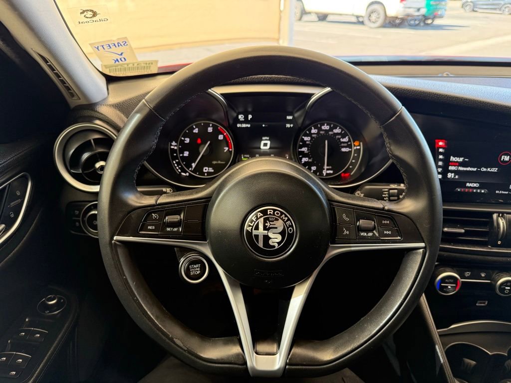 Used 2017 Alfa Romeo Giulia image 28