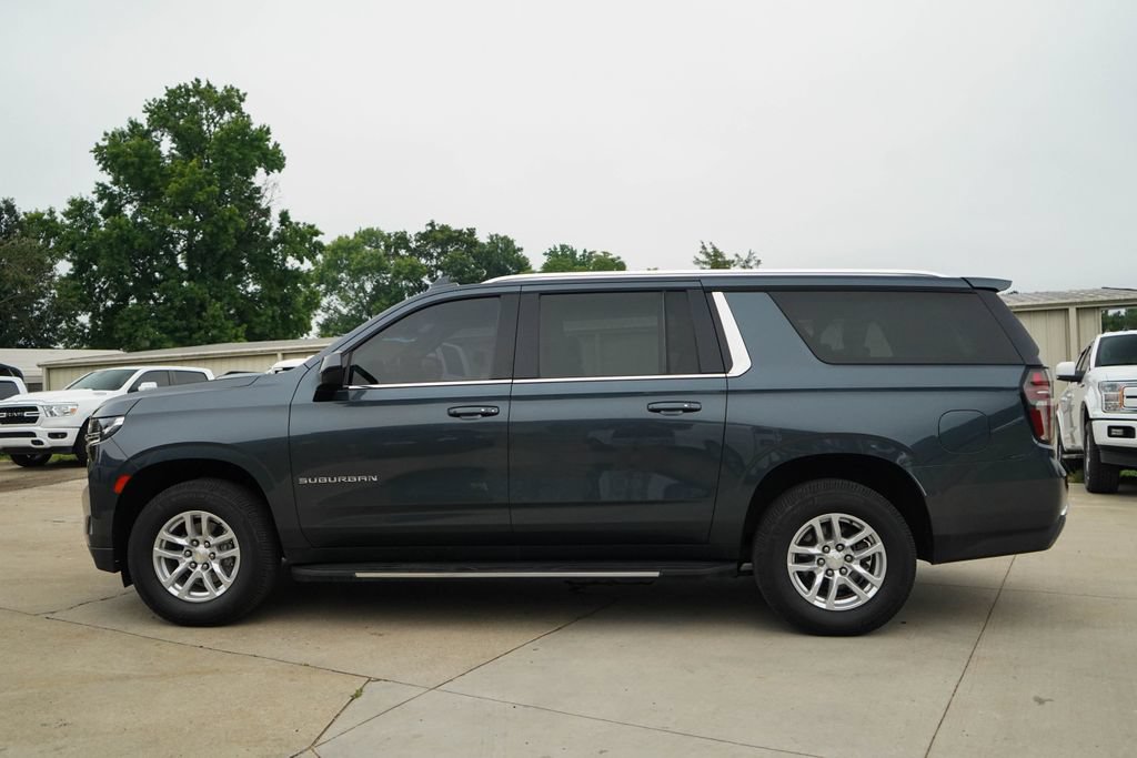 Used 2021 Chevrolet Suburban LT RWD image 23