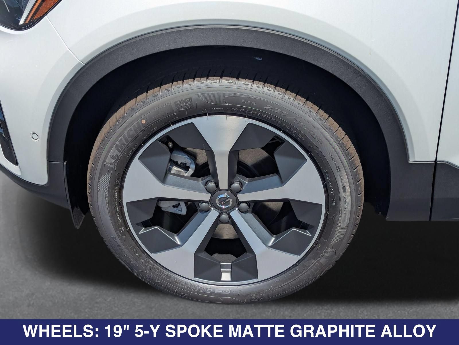 New 2026 Volvo XC40 B5 Plus w/ Protection Package Premier AWD/4WD image 26