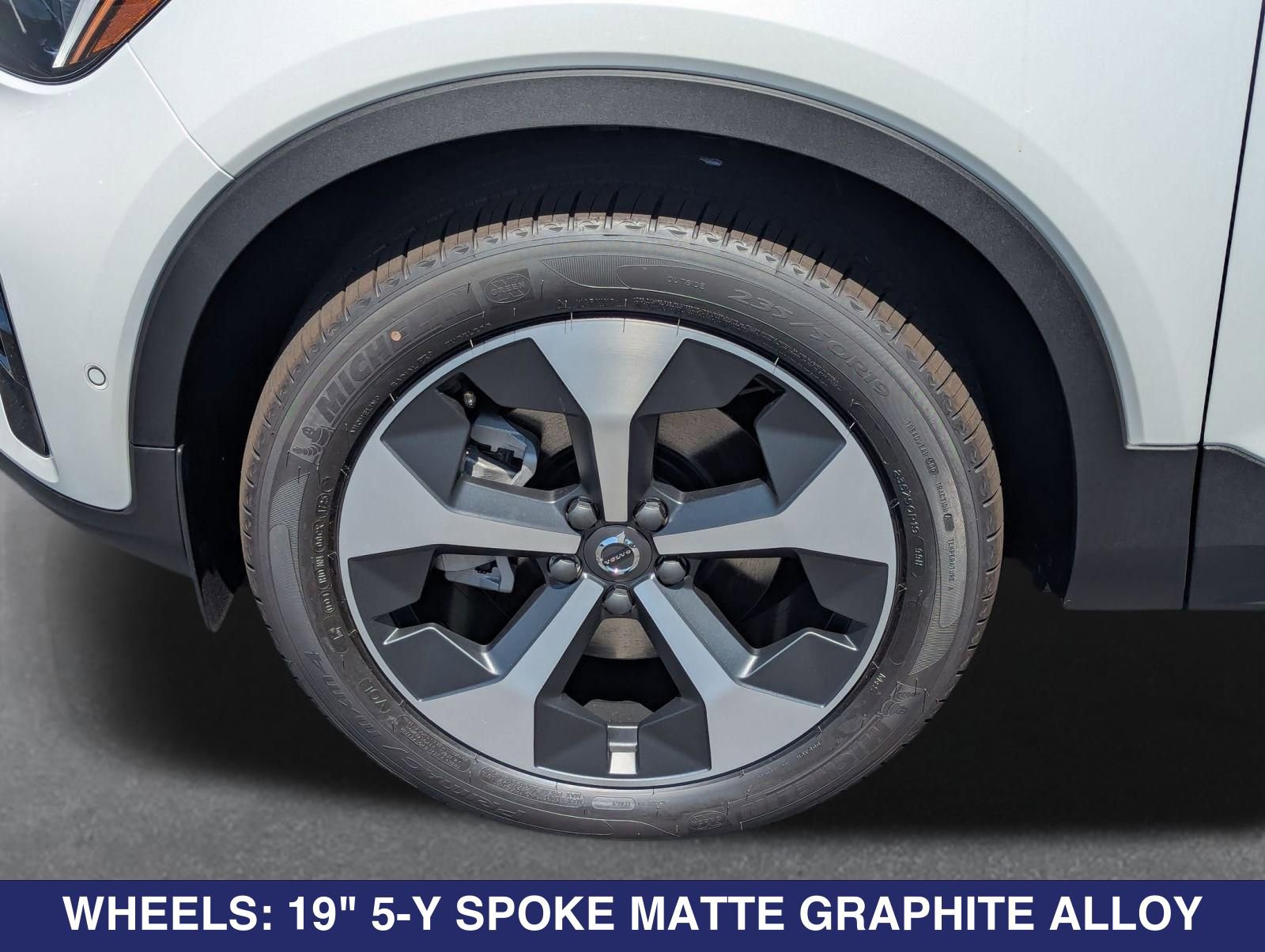 New 2026 Volvo XC40 B5 Plus w/ Protection Package Premier AWD/4WD image 26