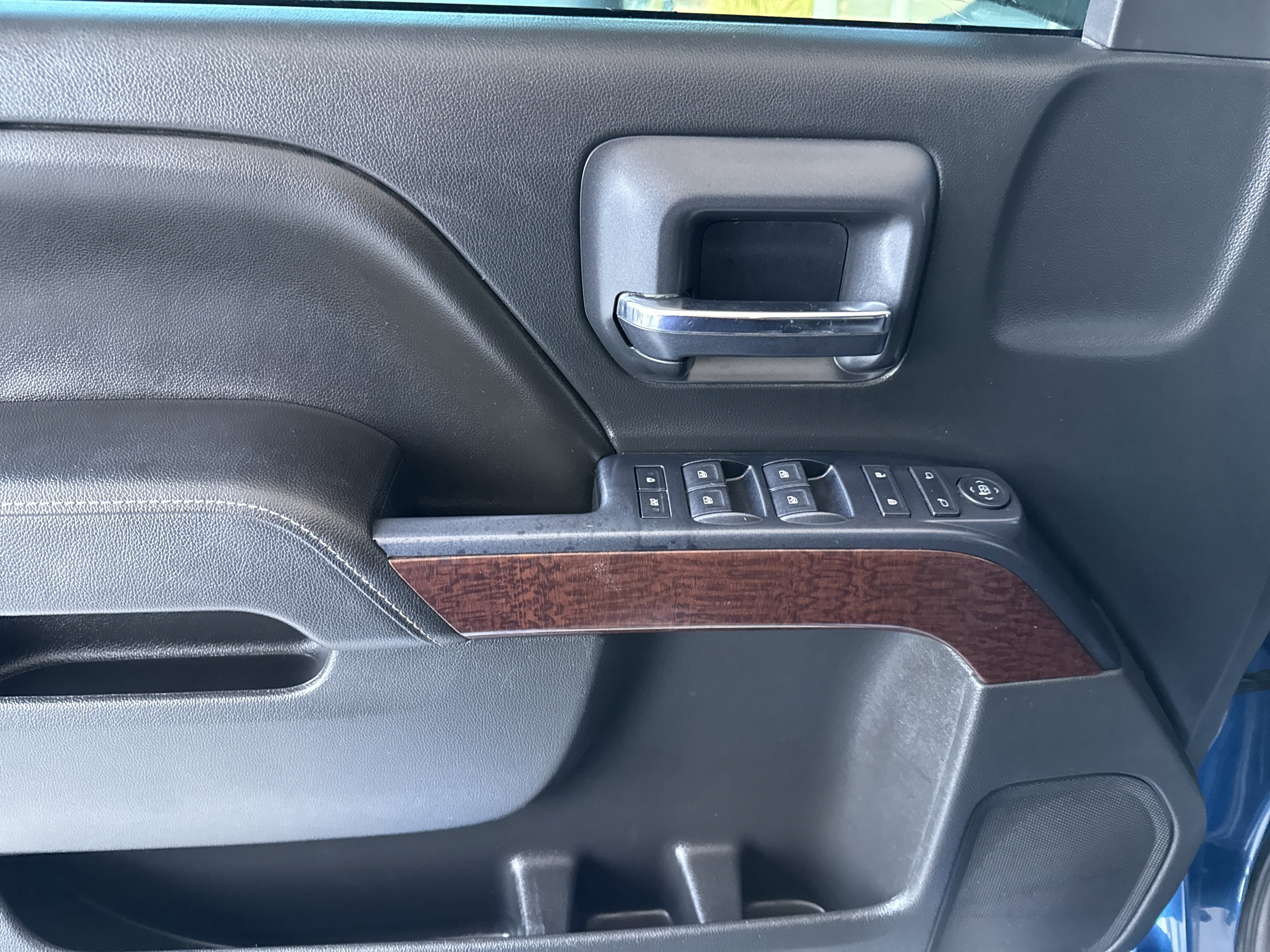 Used 2015 GMC Sierra 1500 SLE w/ SLE Value Package image 20