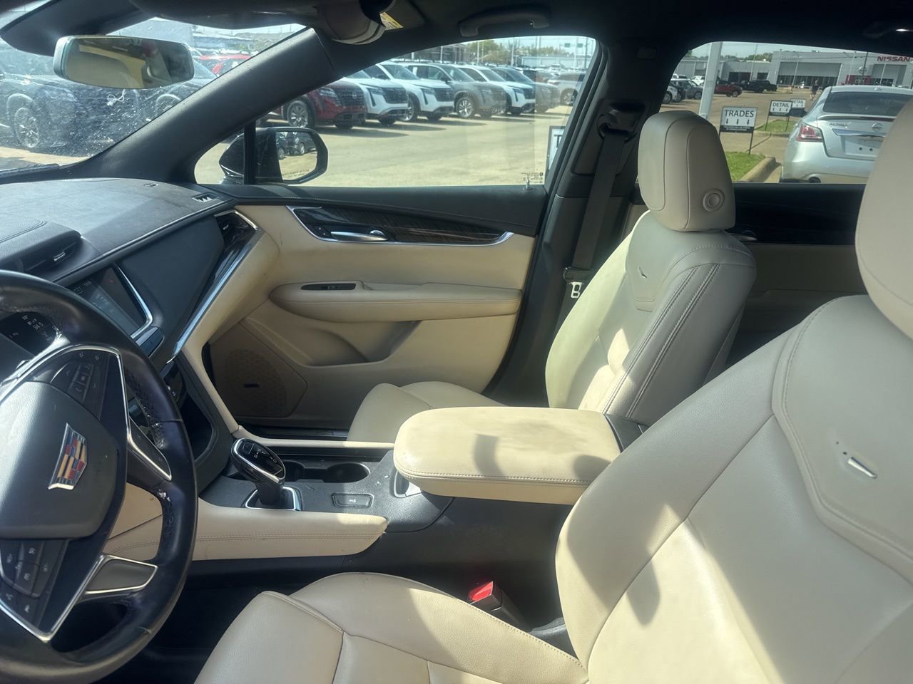 Used 2018 Cadillac XT5 FWD image 38