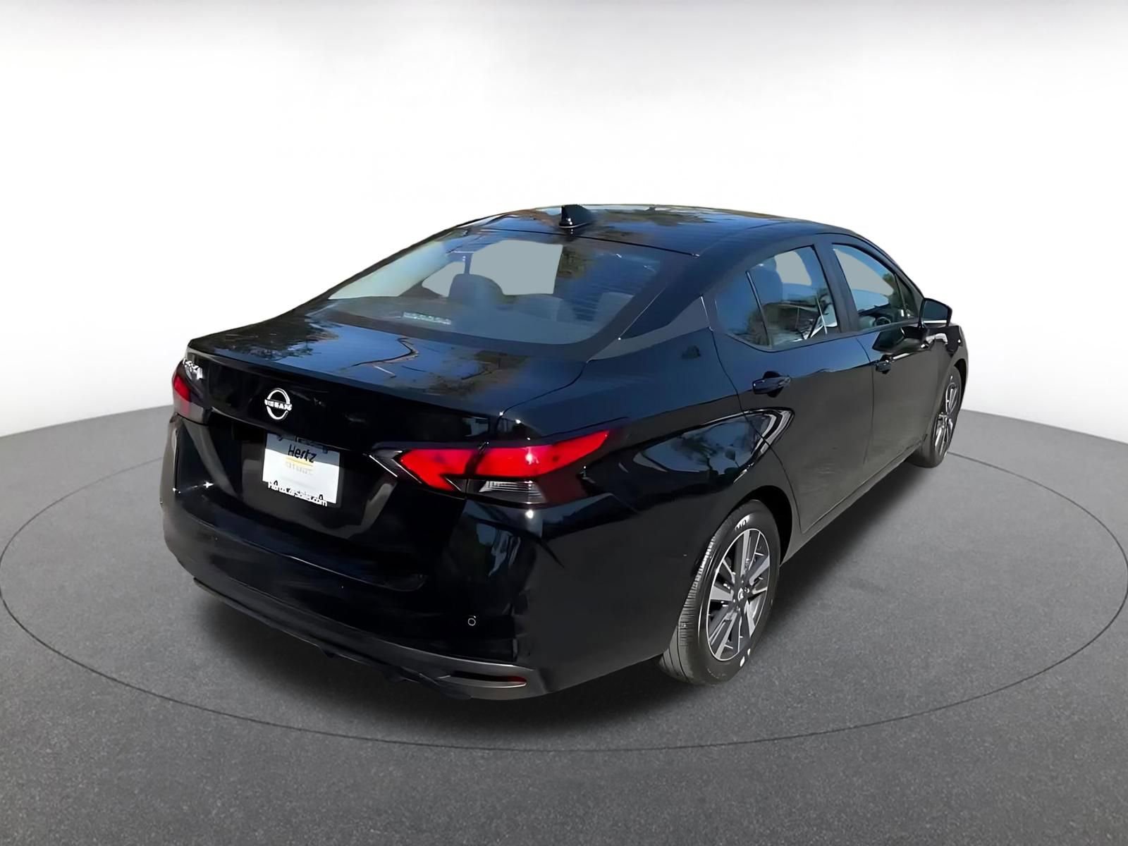 Used 2025 Nissan Versa SV image 14