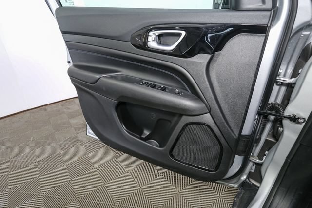 Used 2026 Jeep Compass Limited AWD/4WD image 36
