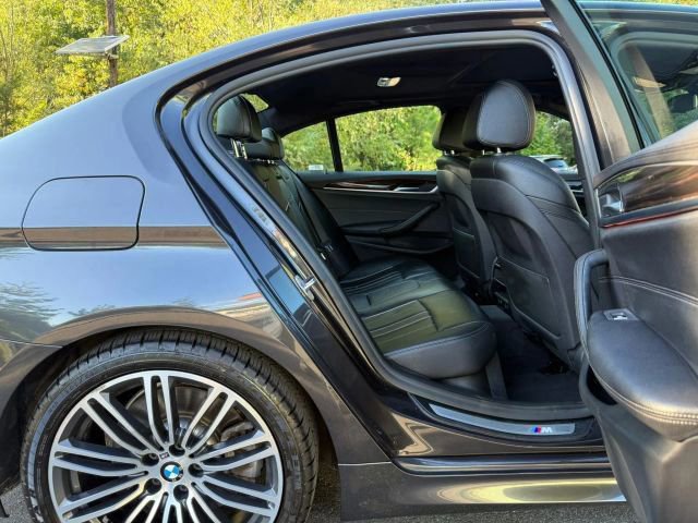 Used 2018 BMW 540i xDrive image 27