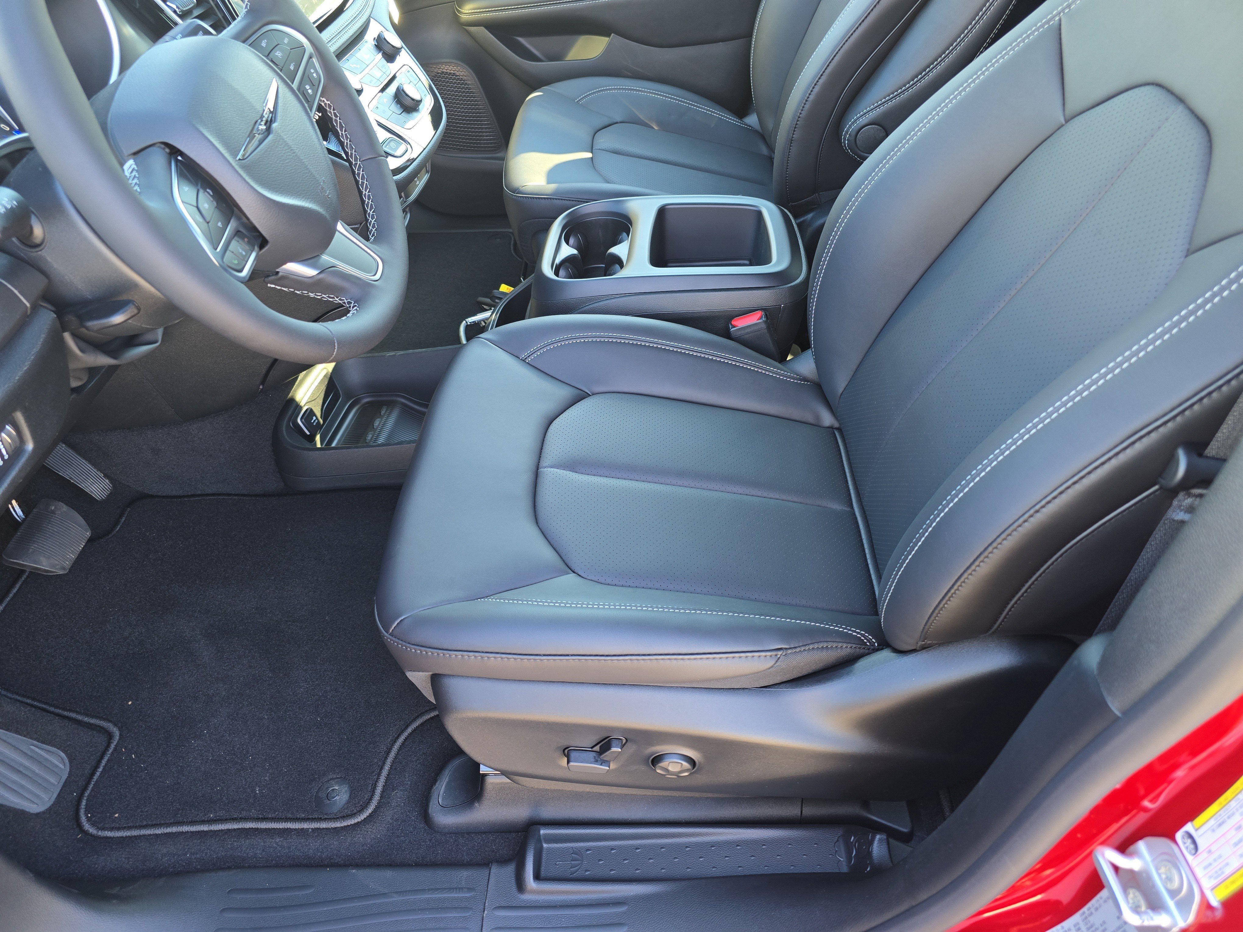 New 2026 Chrysler Pacifica Select image 22