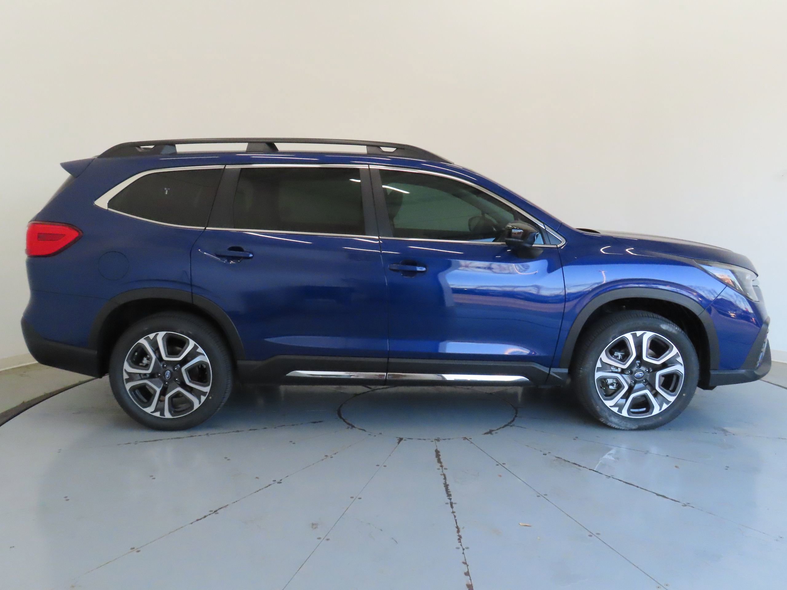 New 2026 Subaru Ascent Limited image 2