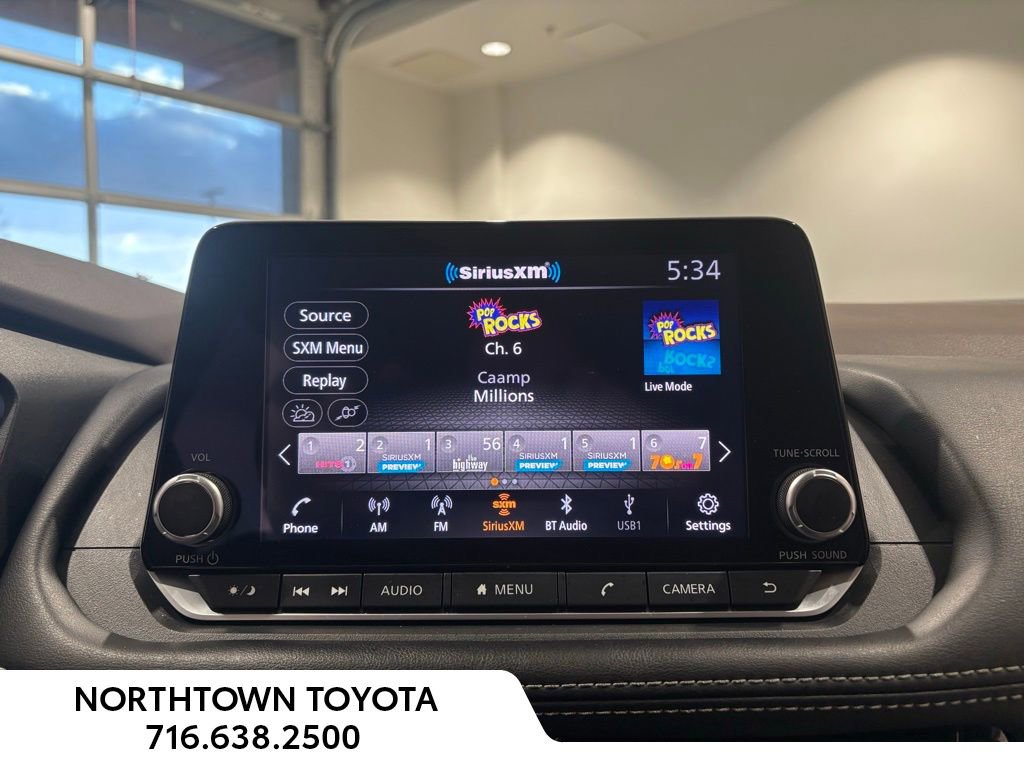 Used 2022 Nissan Rogue SV image 9