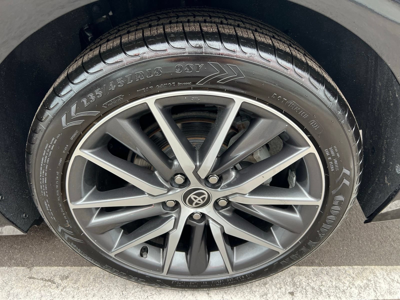 Used 2021 Toyota Camry XLE FWD image 12