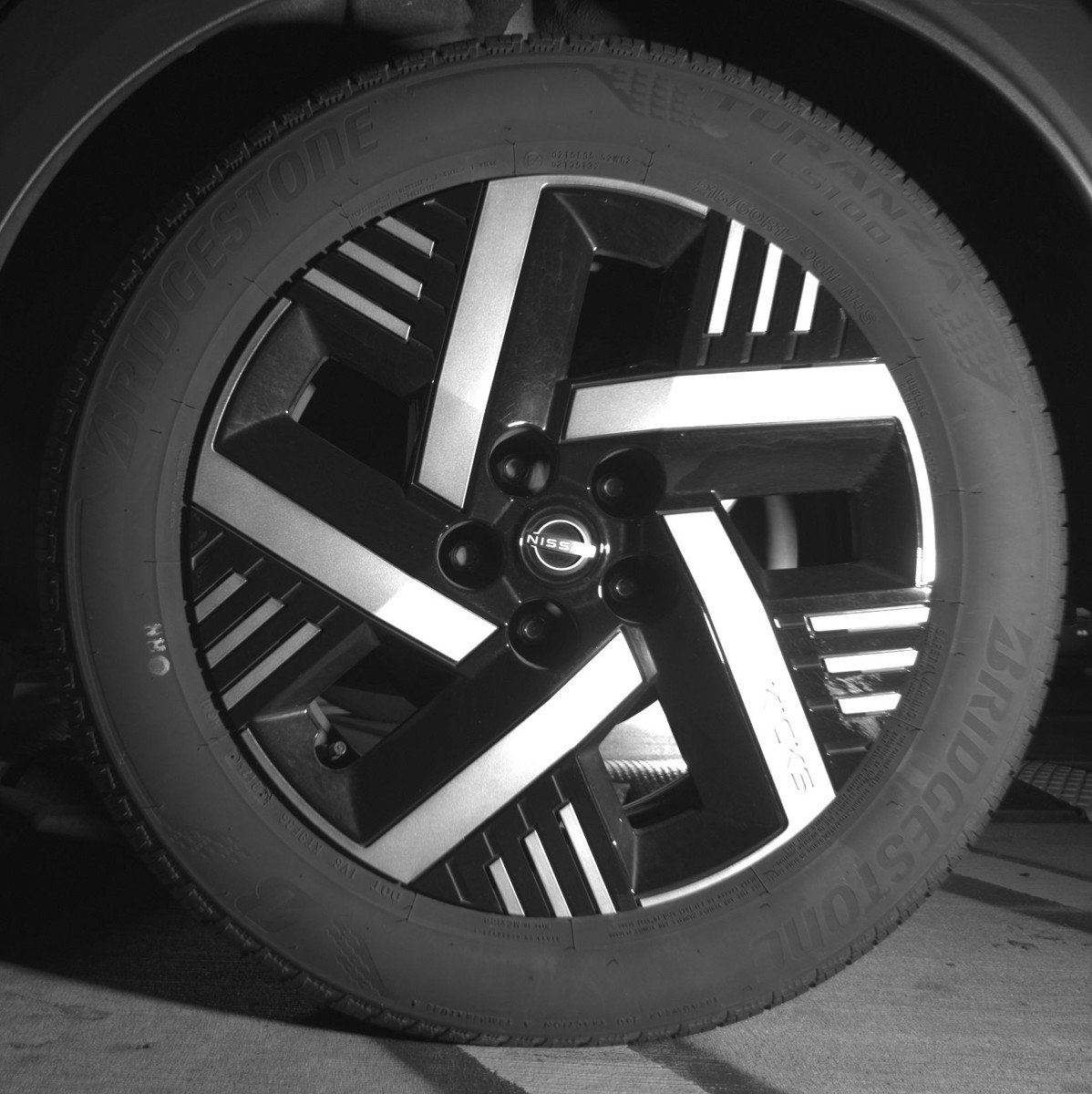 Used 2025 Nissan Kicks SV image 14