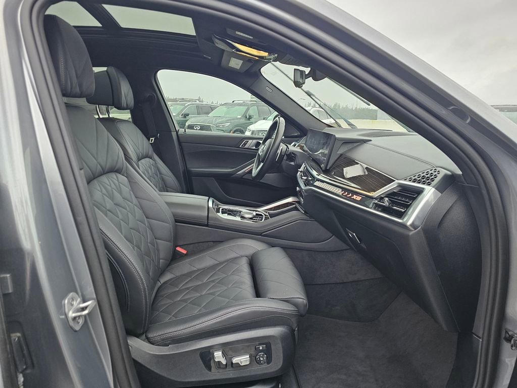 Used 2024 BMW X6 xDrive40i image 11