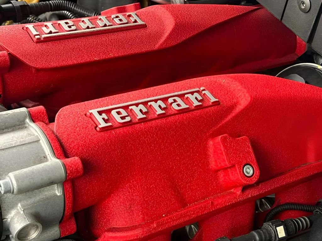 Used 2020 Ferrari Portofino RWD image 16