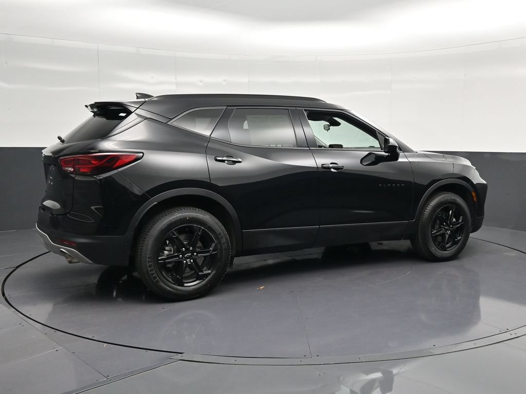Used 2024 Chevrolet Blazer LT w/ Midnight/Sport Edition FWD image 3