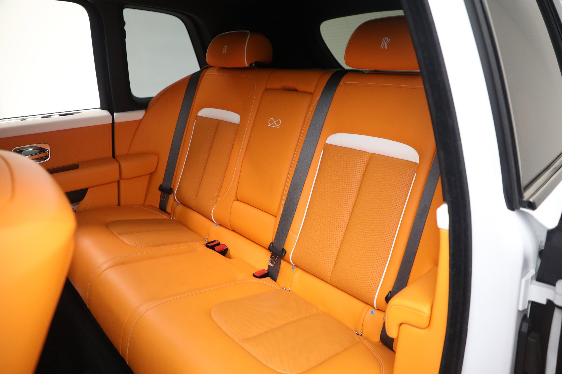 Certified 2022 Rolls-Royce Cullinan Black Badge image 23