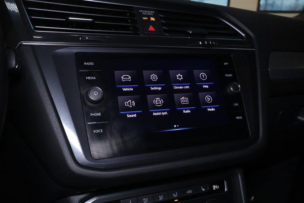 Used 2021 Volkswagen Tiguan SE R-Line w/ 3rd Row Seat Package image 29