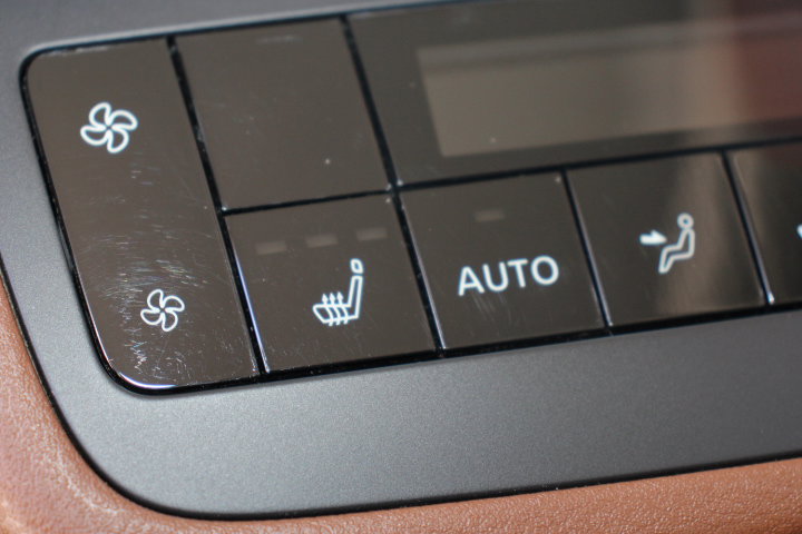 Used 2023 Nissan Pathfinder Platinum image 16