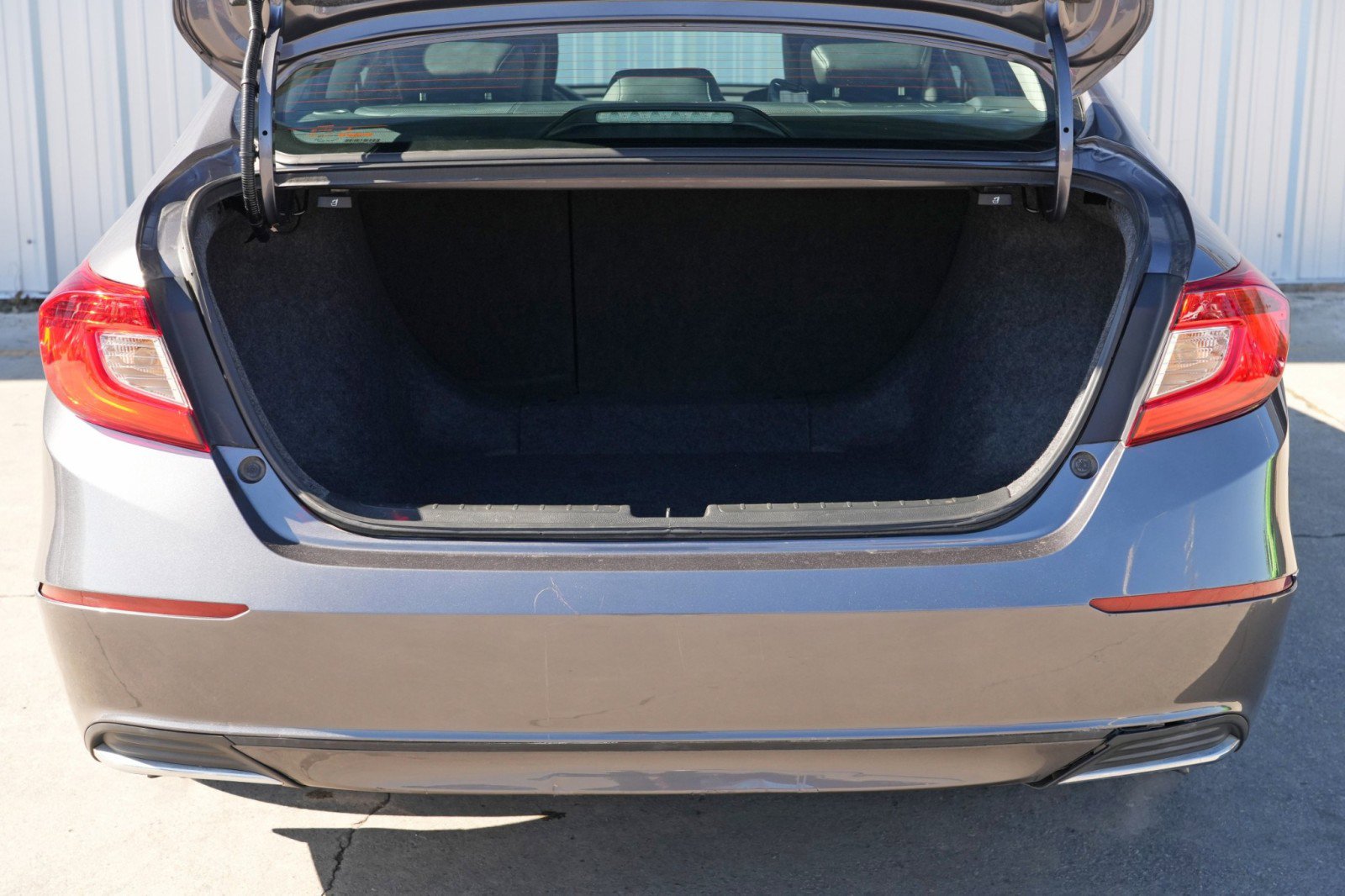 Used 2018 Honda Accord EX-L image 9