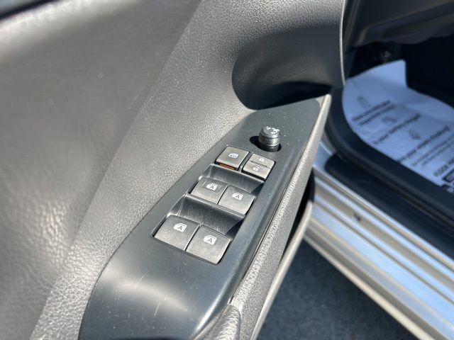 Used 2020 Toyota Camry SE w/ Audio Package FWD image 11