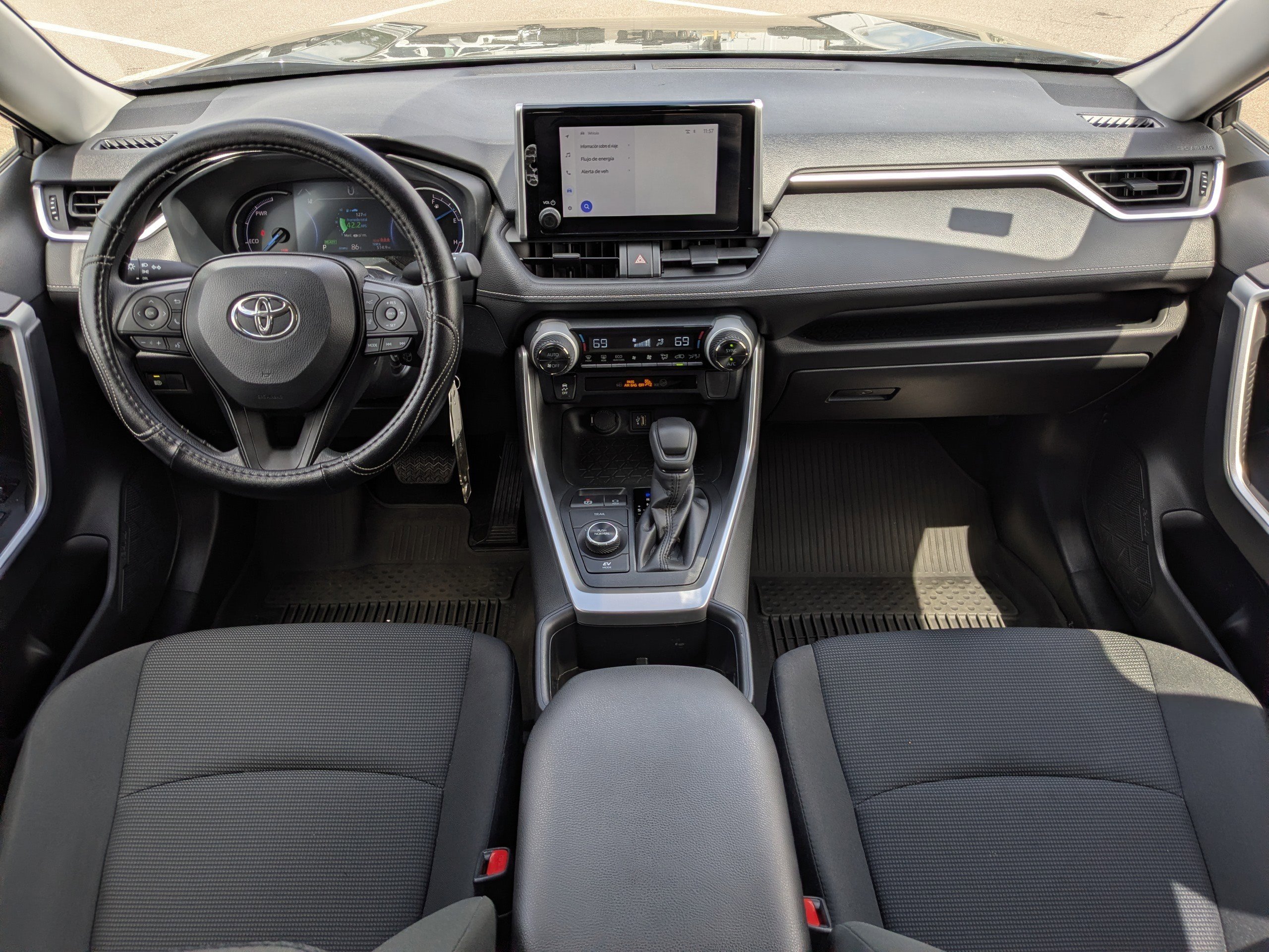 Used 2025 Toyota RAV4 LE image 15