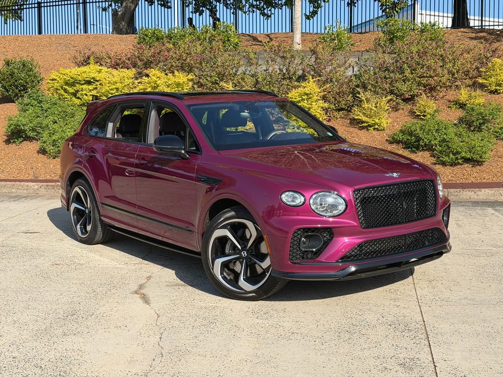 Used 2023 Bentley Bentayga image 1