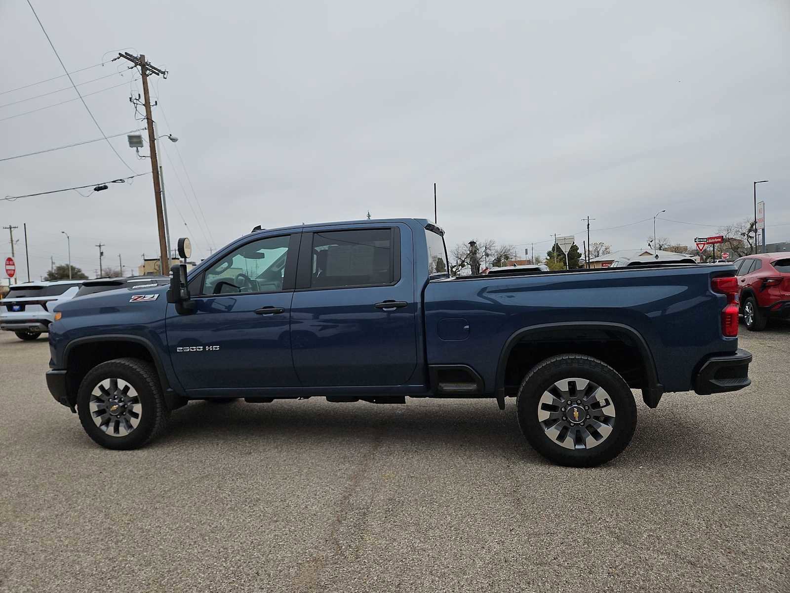 Used 2025 Chevrolet Silverado 2500 Custom w/ Custom Value Package image 5