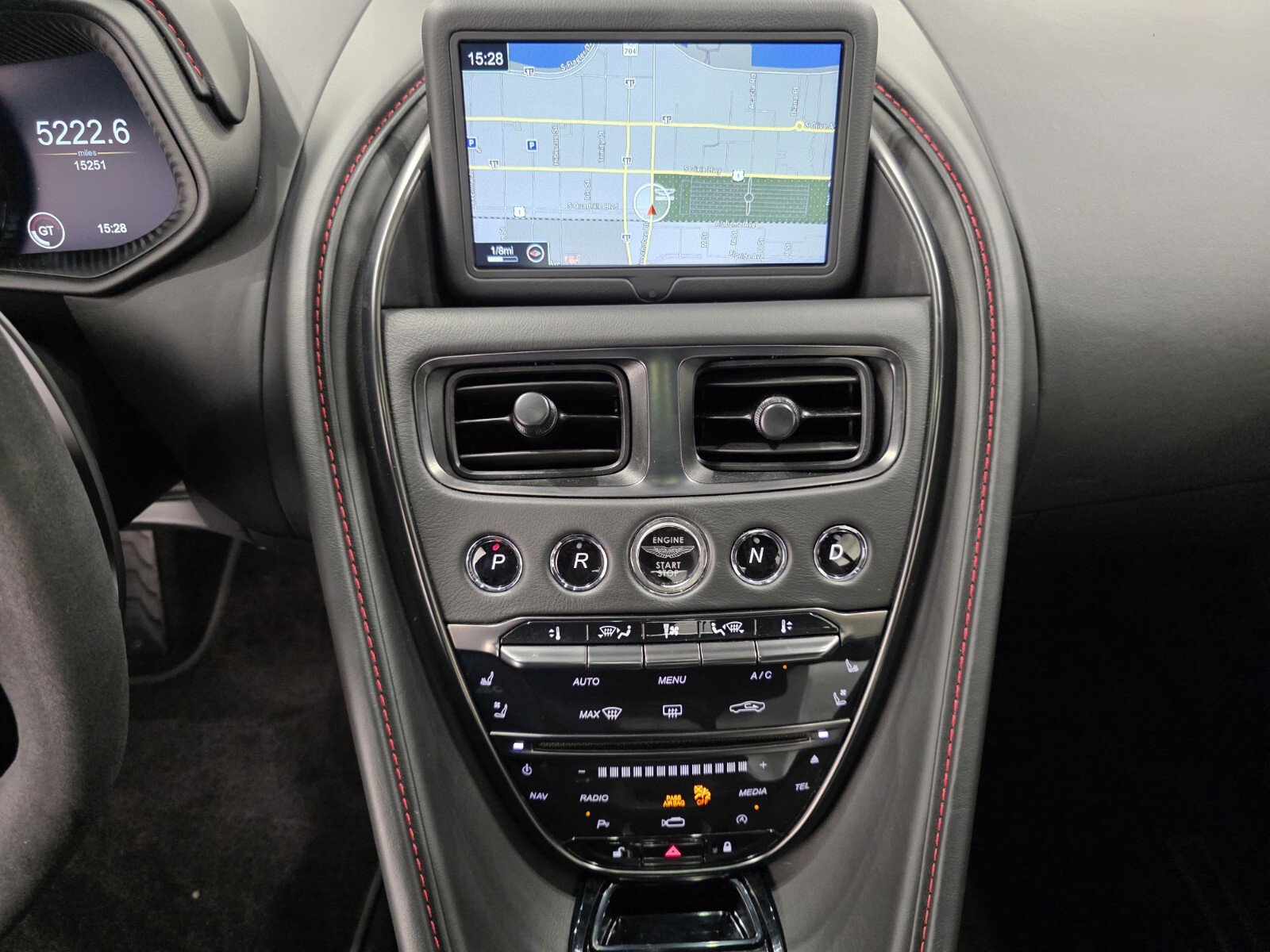 Used 2021 Aston Martin DB11 Coupe image 13