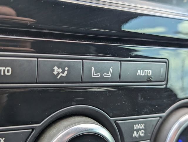 Used 2019 Land Rover Discovery HSE AWD/4WD image 16