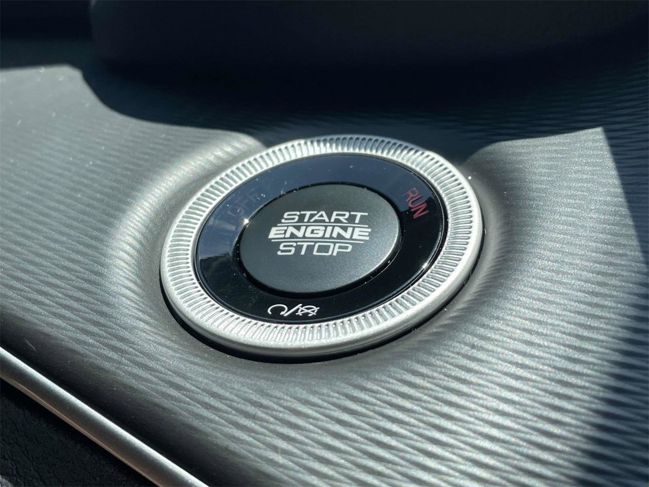 New 2025 Jeep Grand Cherokee L Laredo image 17