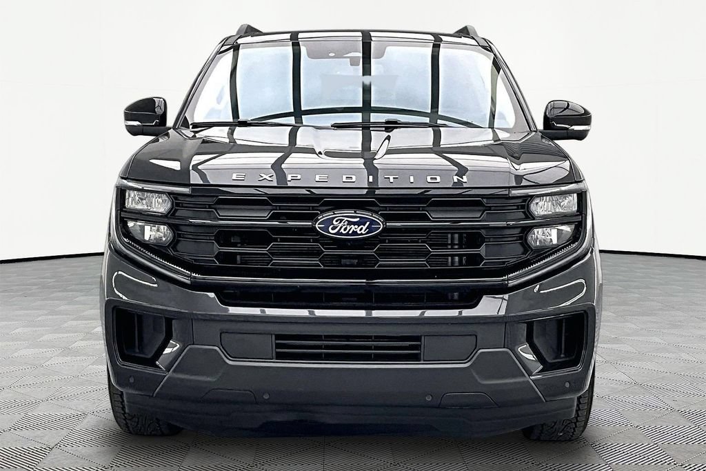 Certified 2025 Ford Expedition Active AWD/4WD image 3