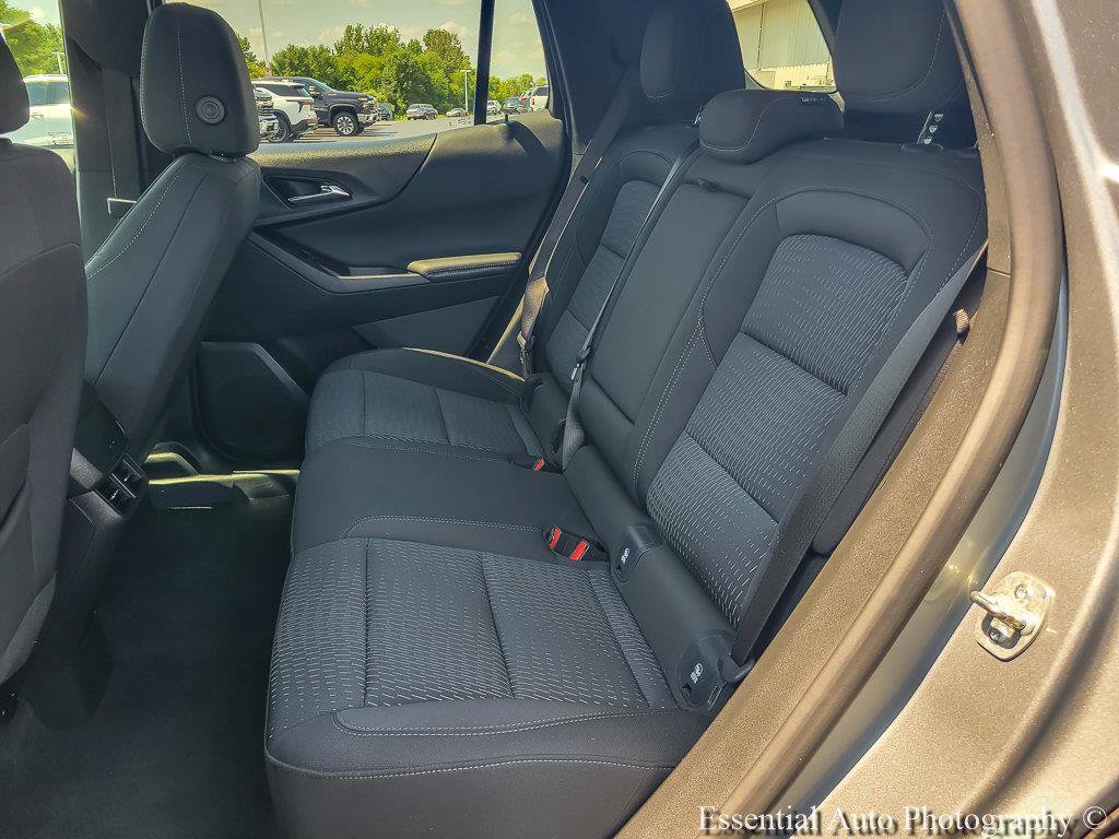 Certified 2025 Chevrolet Equinox LT FWD image 11