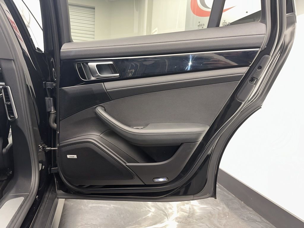 Used 2018 Porsche Panamera 4 image 12